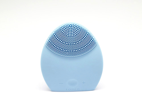 Silicone cleanser
