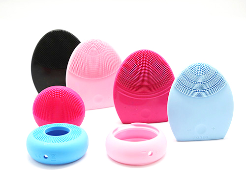 Silicone cleanser